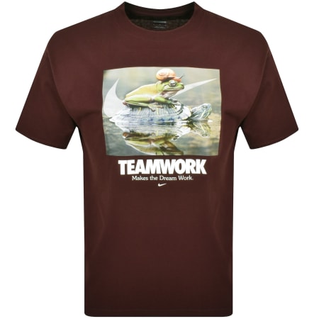 Product image for Nike Graphic T Shirt Burgundy